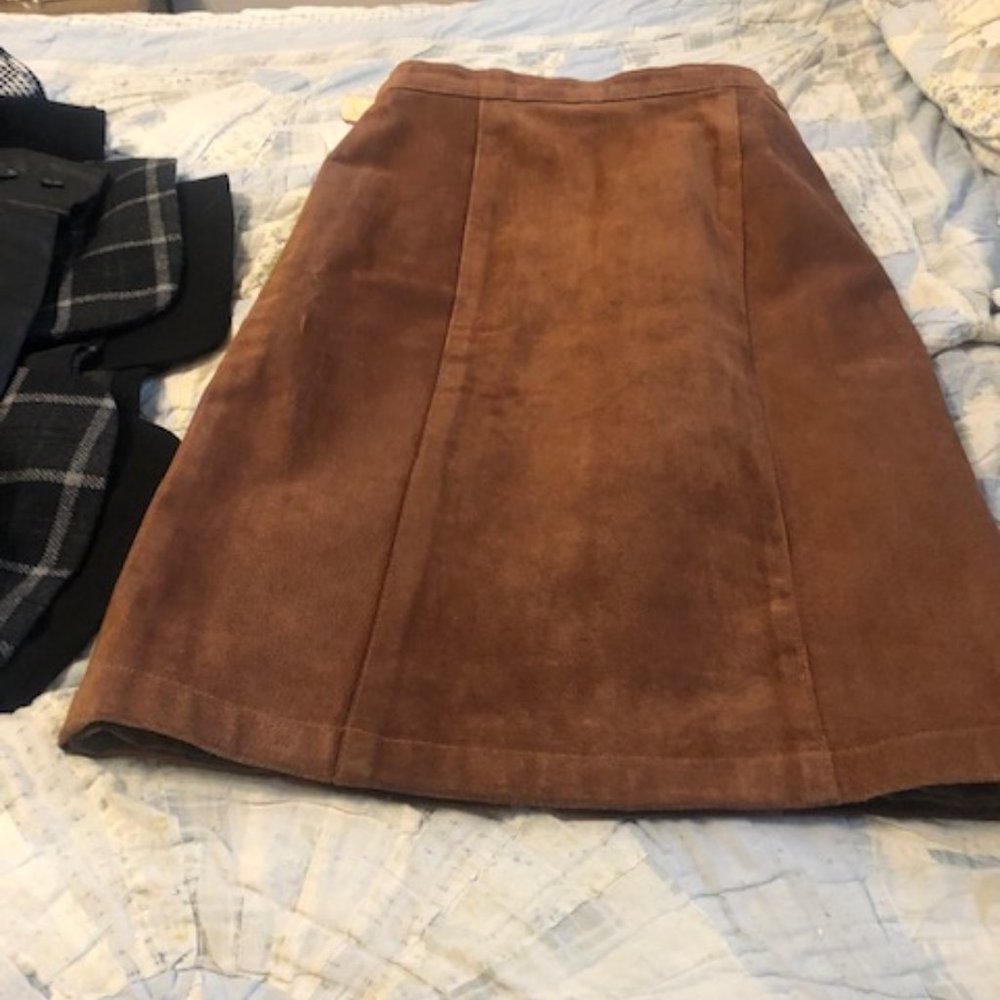 skirts - Picture 2 of 2